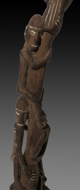 AFRIQUE

Sculpture en bois partiellement...