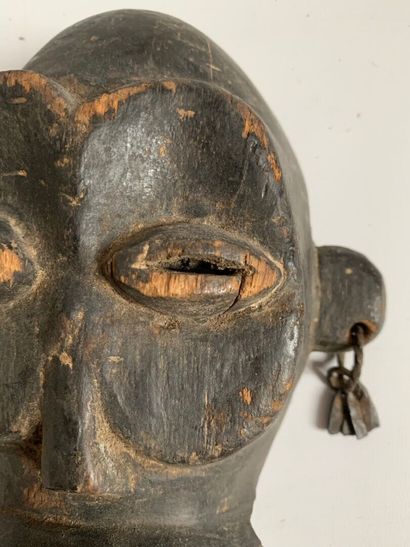 COTE D'IVOIRE.

MASQUE en bois sculpté à...