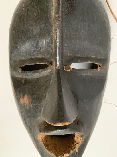 DAN, Côte d'Ivoire.

MASQUE en bois patiné...
