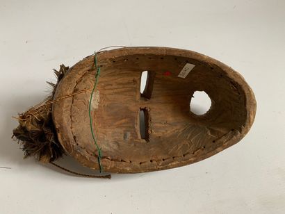 DAN, Côte d'Ivoire.

MASQUE en bois patiné...