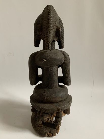 Dans le style DOGON, Mali.

FIGURE FEMININE...