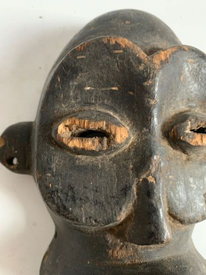 COTE D'IVOIRE.

MASQUE en bois sculpté à...