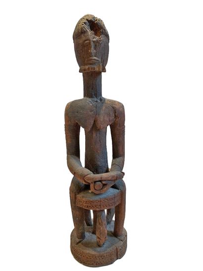 DOGON, Mali.

FIGURE DE HOGON en bois sculpté...