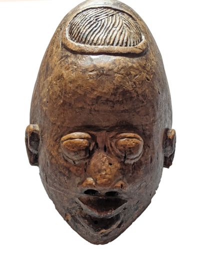 AFRIQUE, probablement NIGERIA.

MASQUE en...