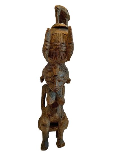 Style SENOUFO, Côte d'Ivoire.

FIGURE ASSISE...