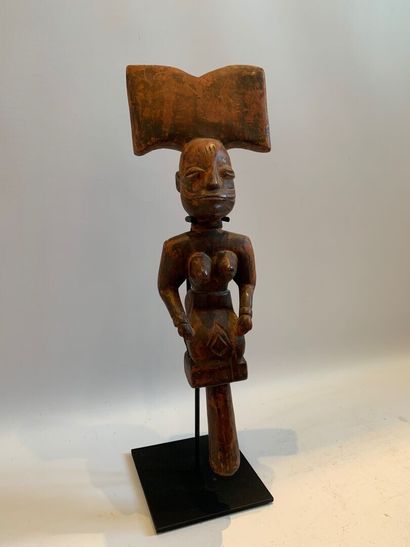 YORUBA, Nigéria

OSHE-SHANGI en bois sculpté...