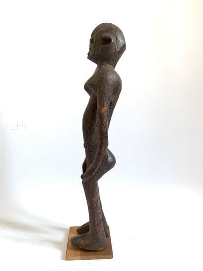 AFRIQUE.

FIGURE FEMININE dans le goût Dogon.

Haut.:...