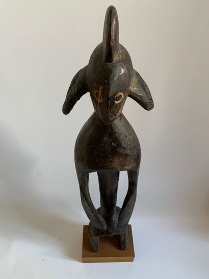 Style MUMUYE, NIGERIA 

STATUE en bois sculpté...