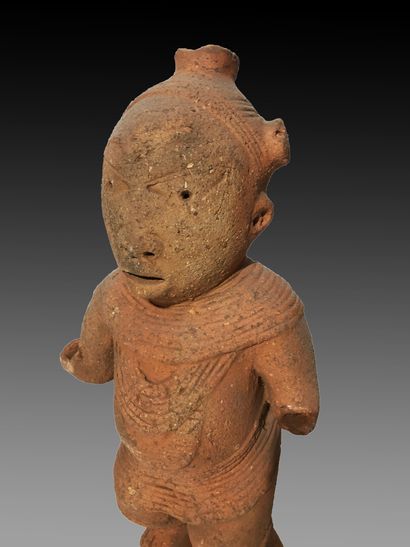 NOK, Nigéria

Statue en terre cuite représentant...