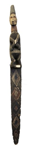 AFRIQUE.

POTEAU en bois sculpté.

Haut.:...