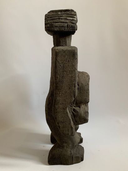 AFRIQUE

FIGURE D'AUTEL en bois sculpté et...