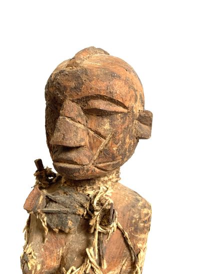 Style YOMBE, Congo.

FETICHE MASCULIN en...