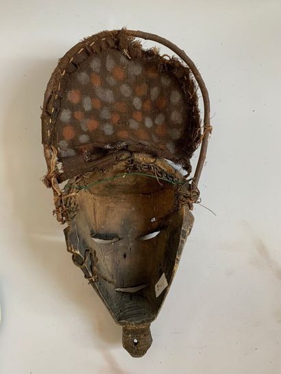 PENDE, Côte d'Ivoire.

MASQUE DE MALADE en...