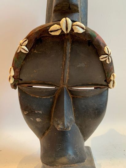 Type DAN, Côte d'Ivoire

MASQUE en bois sculpté...