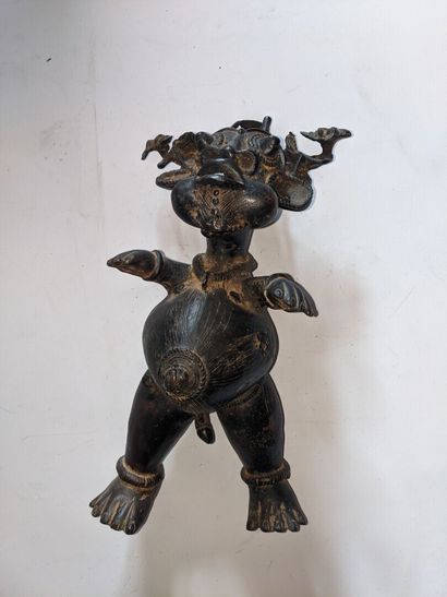 Type TIKAR, AFRIQUE.

STATUETTE représentant...