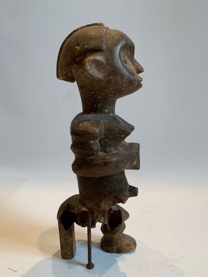 GABON.

FIGURE DE RELIQUAIRE en bois sculpté...