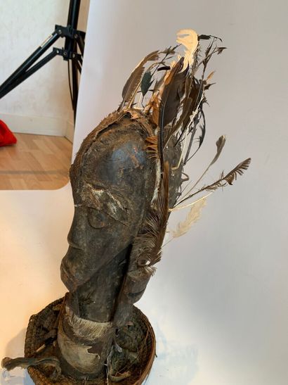 FANG, Gabon.

PANIER TETE en bois sculpté...