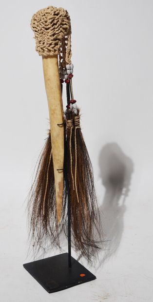 ASMAT, Irian Jaya - Papouasie/Nouvelle-Guinée

Dague...