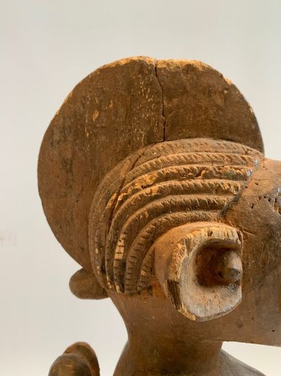 Type YORUBA, Nigéria.

MATERNITE ASSISE en...