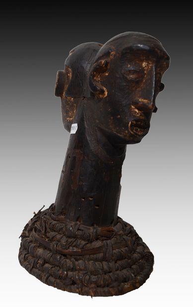 EJAGHAM, Nigéria/Cameroun.

Masque-cimier...