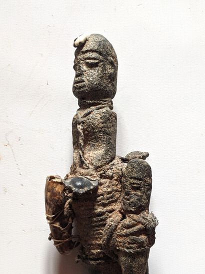 AFRIQUE.

LOT de deux FETICHES VAUDOU, l'un...