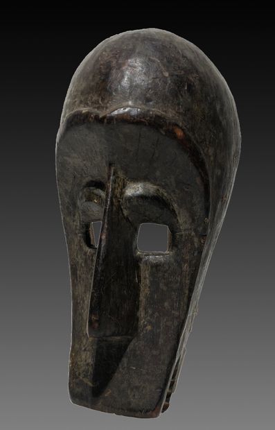 BAMANA, Mali

Masque en bois patiné.

(usures)

hauteur...