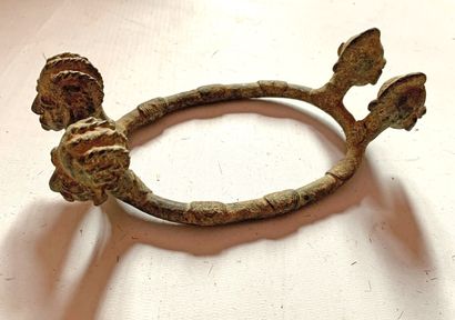 LOBI, Burkina Faso.

LOT de cinq bracelet...