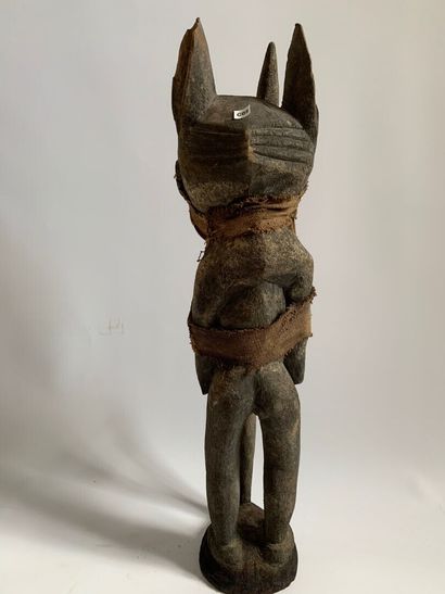 AFRIQUE, probablement BENIN 

FIGURE FEMININE...
