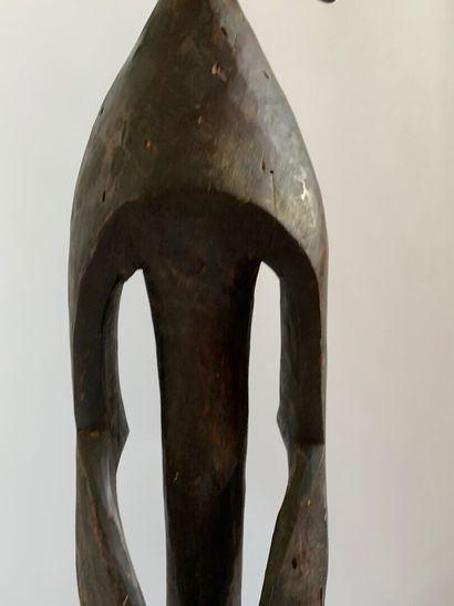 Style MUMUYE, NIGERIA 

STATUE en bois sculpté...