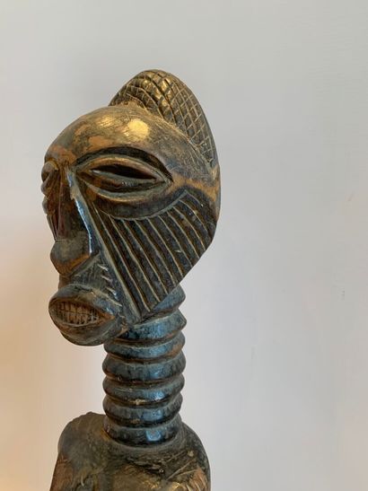 AFRIQUE, probablement CONGO.

STATUETTE FEMININE...