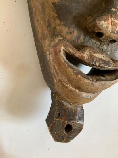 PENDE, Côte d'Ivoire.

MASQUE DE MALADE en...