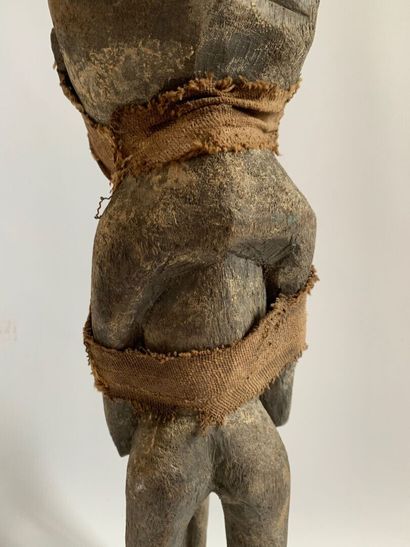 AFRIQUE, probablement BENIN 

FIGURE FEMININE...