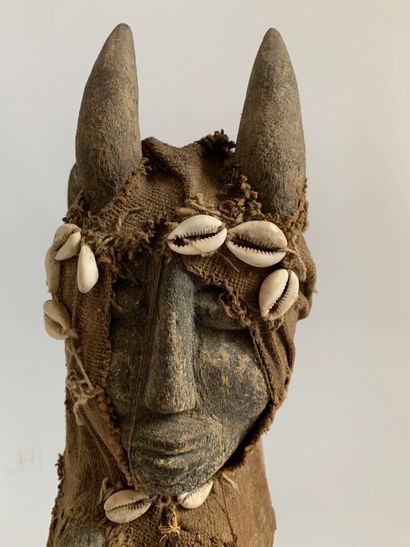 AFRIQUE, probablement BENIN 

FIGURE FEMININE...