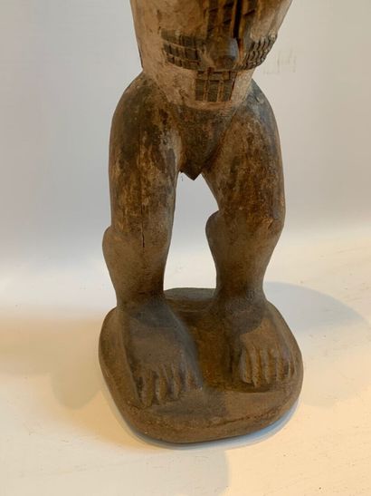 AFRIQUE, dans le goût IBO.

STATUE D'AUTEL...