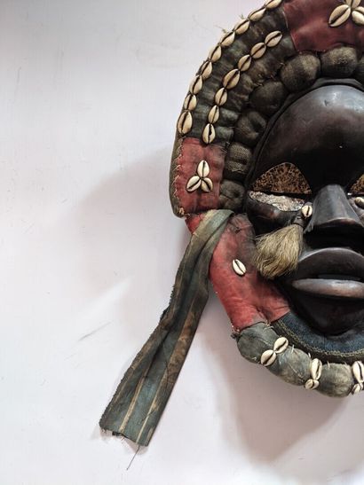 DAN, Côte d'Ivoire

MASQUE en bois patiné...