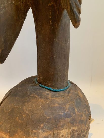 AFRIQUE.

MASQUE CASQUE en bois sculpté orné...