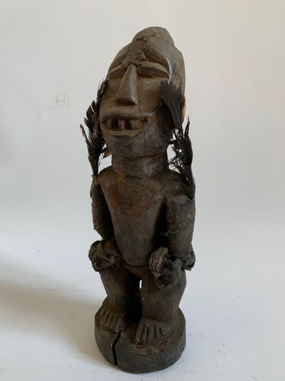 CONGO.

FETICHE en bois sculpté et patiné...
