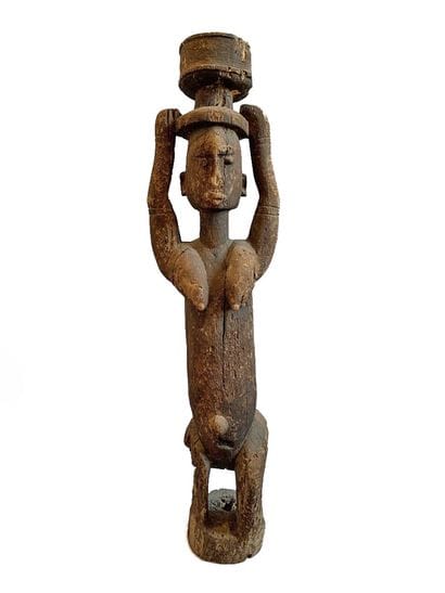 AFRIQUE, dans le goût BAOULE.

PORTEUSE DE...