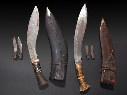 GURKA-KUKRI, Népal

Poignée corne. Lame courbe...