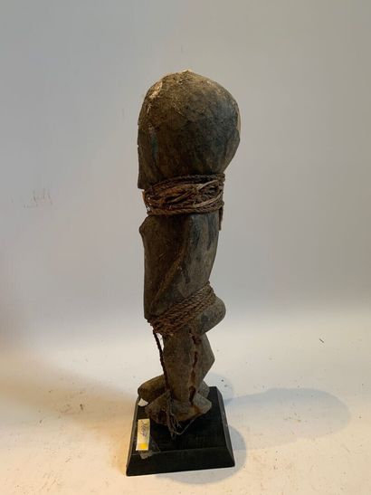 Type FON, BENIN

FETICHE de village en bois...