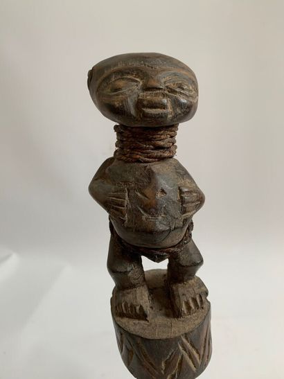AFRIQUE, probablement CONGO

CASSE-TETE en...