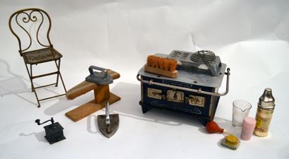 Réunion de jouets anciens pour enfant comprenant...