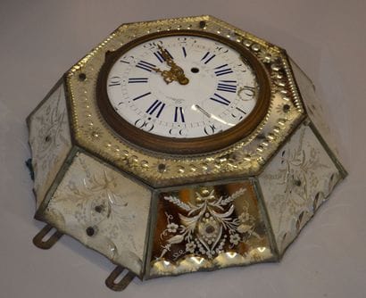 Horloge d'applique murale de forme octogonale...
