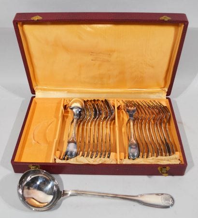 CHRISTOFLE

Partie de ménagère en métal argenté...