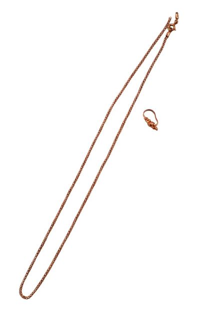 CHAINE en or rose 18K (750/1000e) et un PENDENTIF...