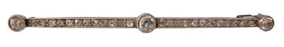 Broche BARRETTE en platine et or blanc 18...