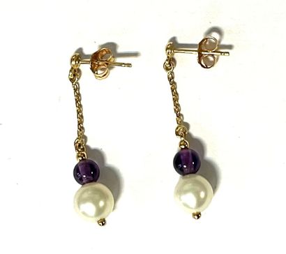 PAIRE DE PENDANTS D'OREILLES en or jaune...