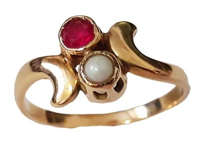 BAGUE en or jaune 18K (750/1000e) sertie...