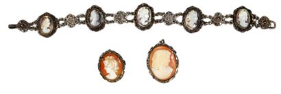 Lot comprenant un bracelet en argent 800/1000e...