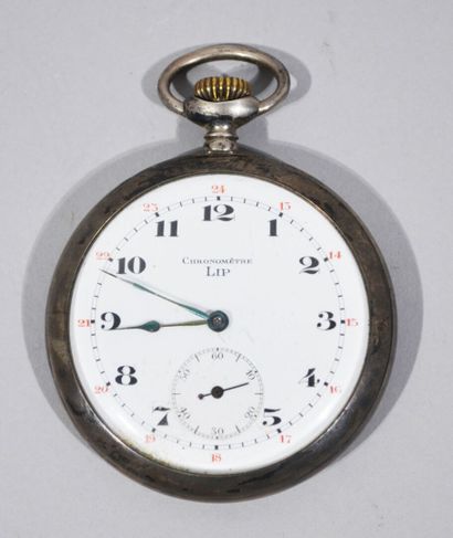 LIP 

Chronomètre en argent à décor ciselé.

Diam...